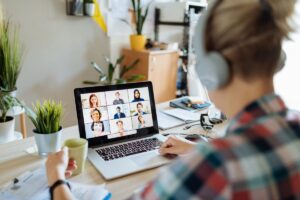 La evolución del teletrabajo: Tecnologías clave para la colaboración remota eficaz 4 La evolución del teletrabajo: Tecnologías clave para la colaboración remota eficaz